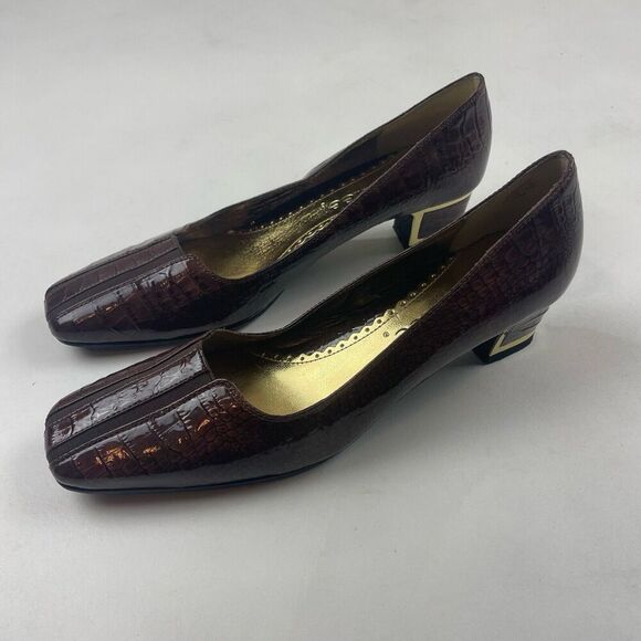 J RENEE Gustine Embossed Reptile Skin Heels Brown Square Toe Gold Accents 7.5M - Picture 2 of 9